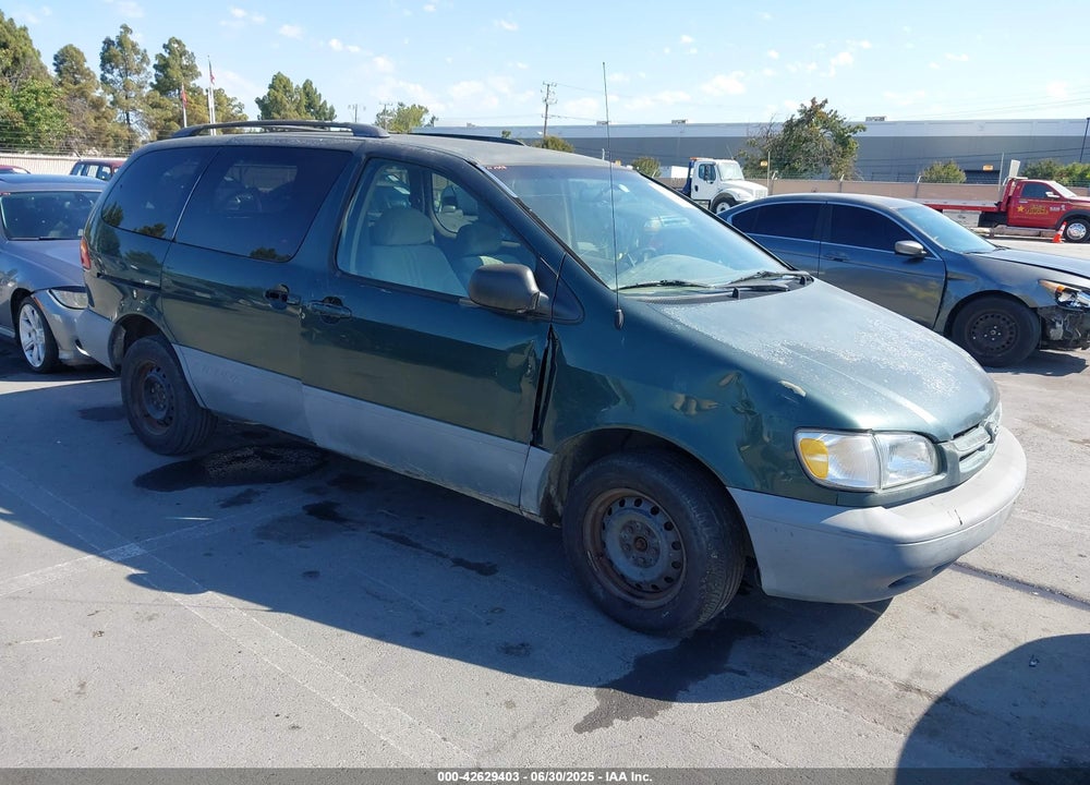 2000 TOYOTA SIENNA LE VIN: 4T3ZF13CXYU312352