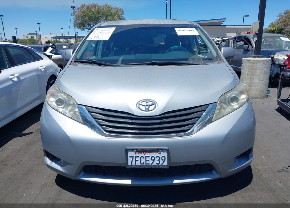 2014 TOYOTA SIENNA LE V6 8 PASSENGER VIN: 5TDKK3DC8ES467759