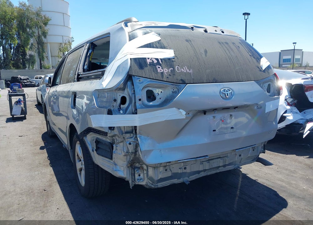 2014 TOYOTA SIENNA LE V6 8 PASSENGER VIN: 5TDKK3DC8ES467759