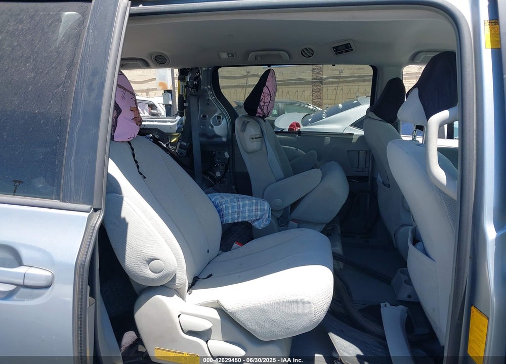 2014 TOYOTA SIENNA LE V6 8 PASSENGER VIN: 5TDKK3DC8ES467759