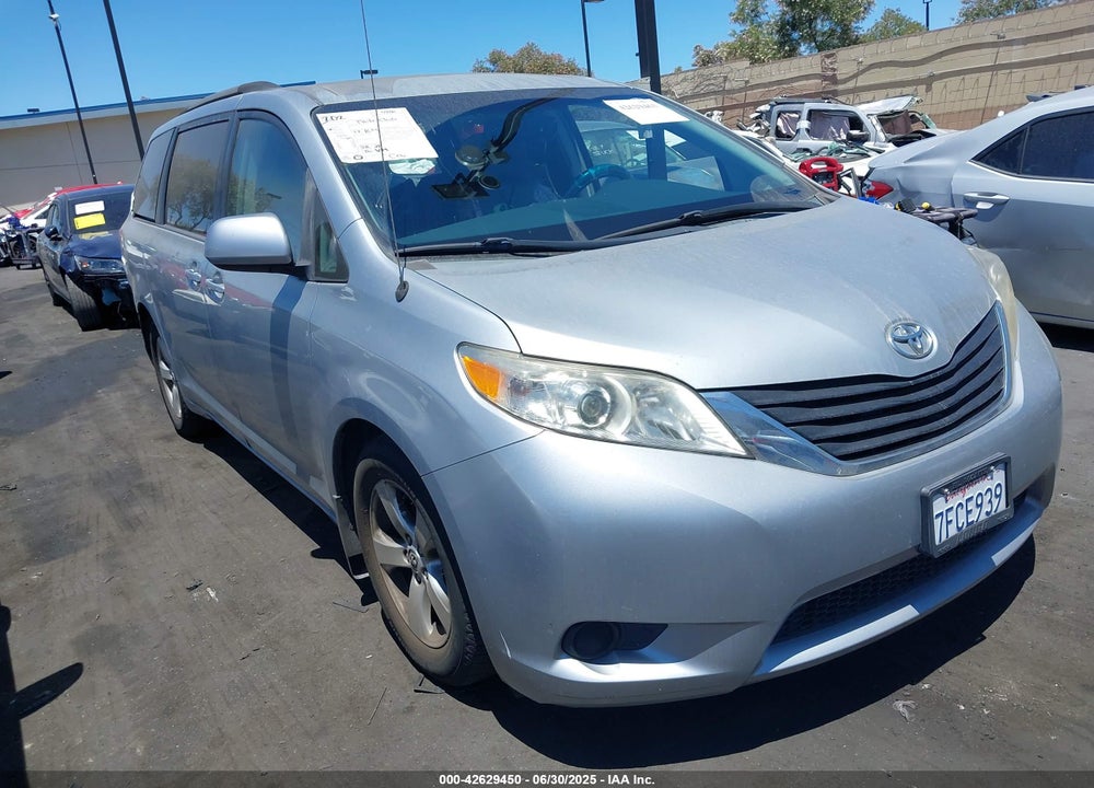 2014 TOYOTA SIENNA LE V6 8 PASSENGER VIN: 5TDKK3DC8ES467759