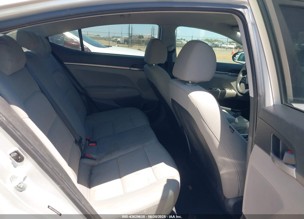 2017 HYUNDAI ELANTRA SE VIN: 5NPD74LF2HH202793