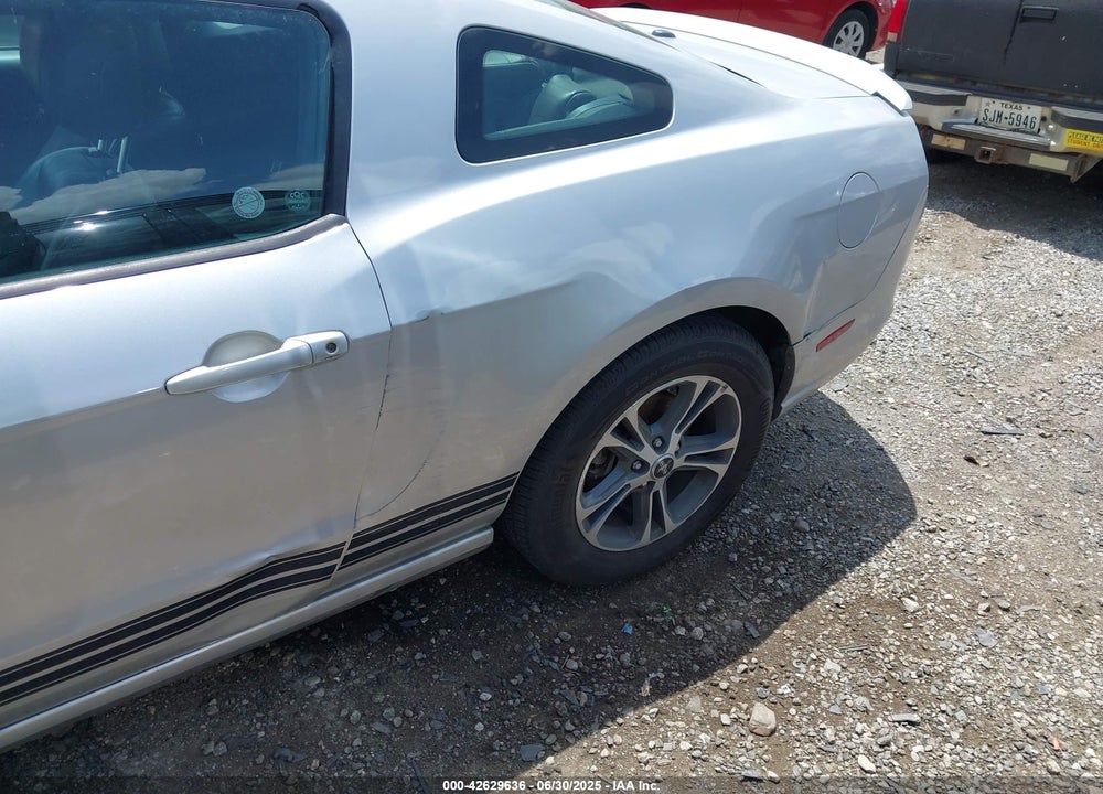 2013 FORD MUSTANG VIN: 1ZVBP8AM7D5242049