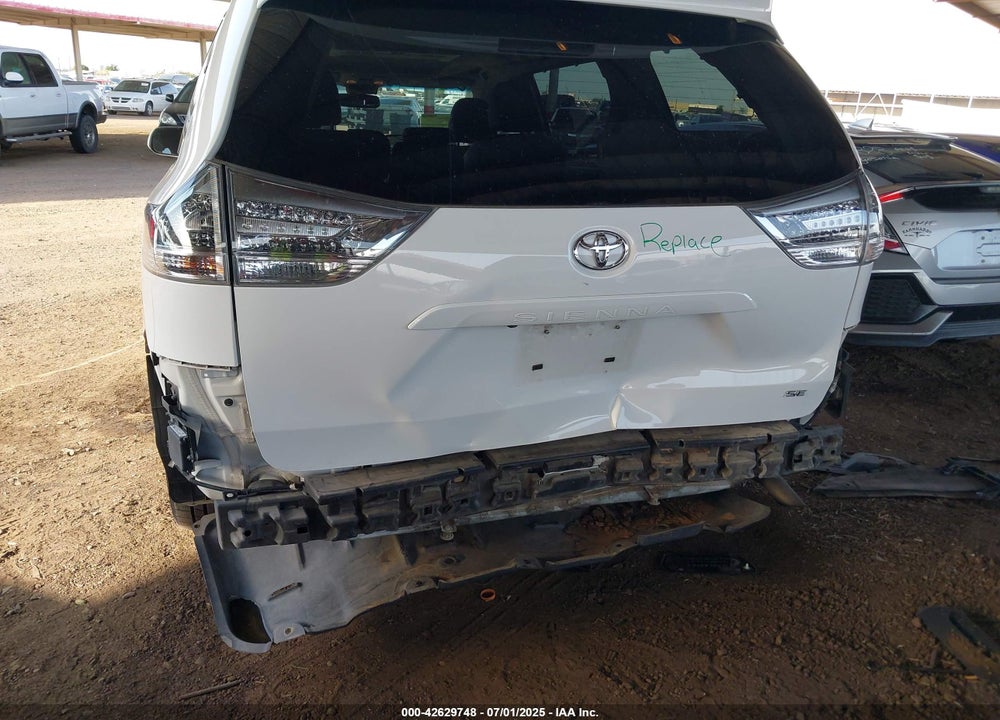 2017 TOYOTA SIENNA SE PREMIUM 8 PASSENGER VIN: 5TDXZ3DC3HS863233