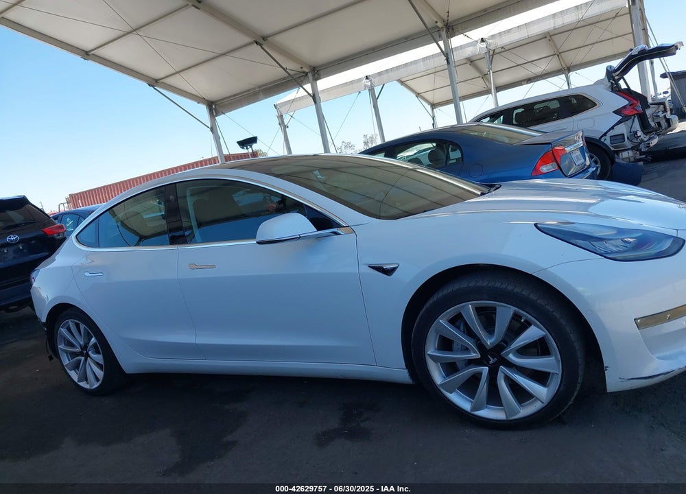 2018 TESLA MODEL 3 VIN: 5YJ3E1EB9JF085339