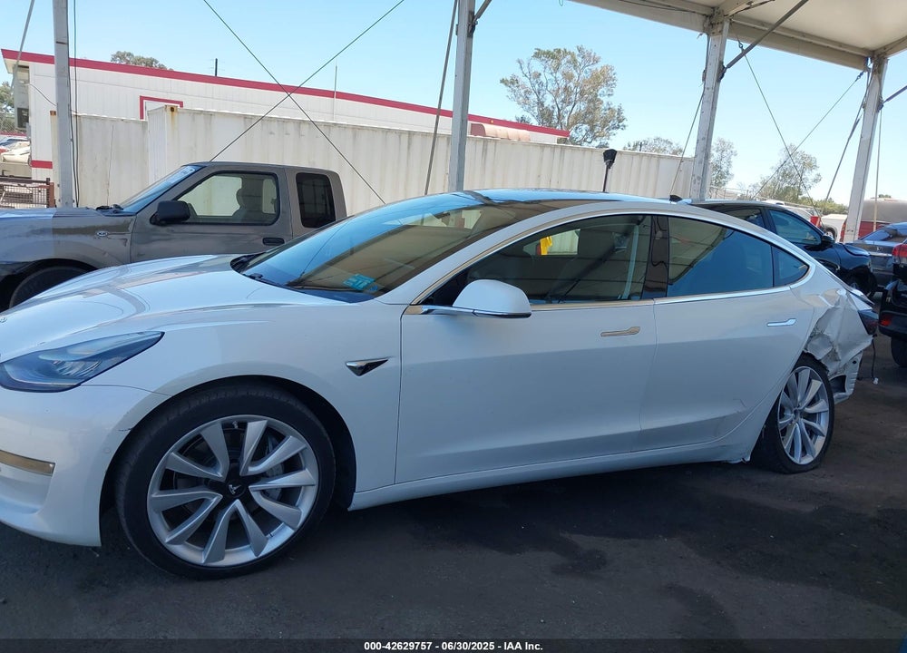 2018 TESLA MODEL 3 VIN: 5YJ3E1EB9JF085339