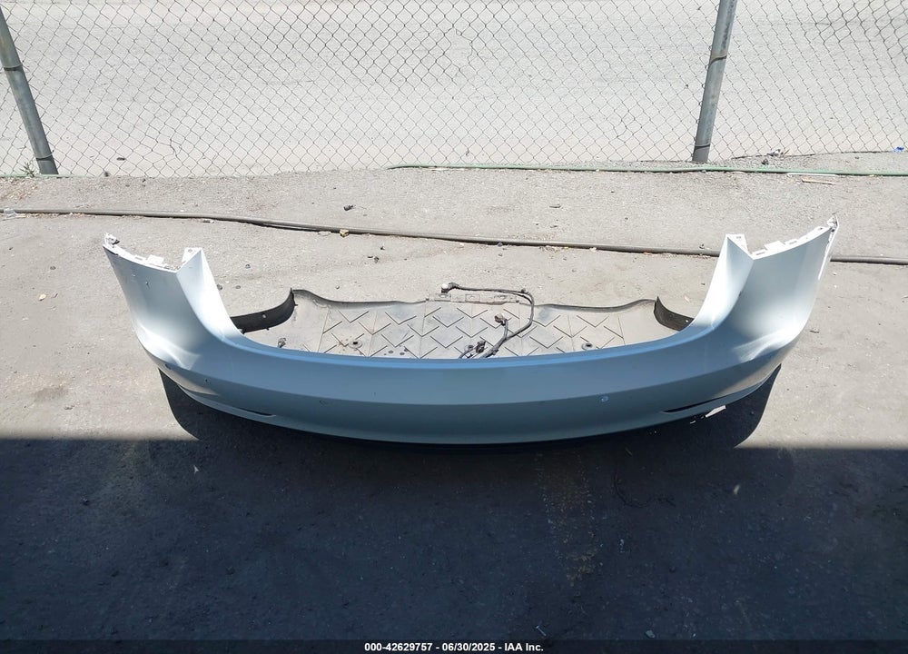 2018 TESLA MODEL 3 VIN: 5YJ3E1EB9JF085339