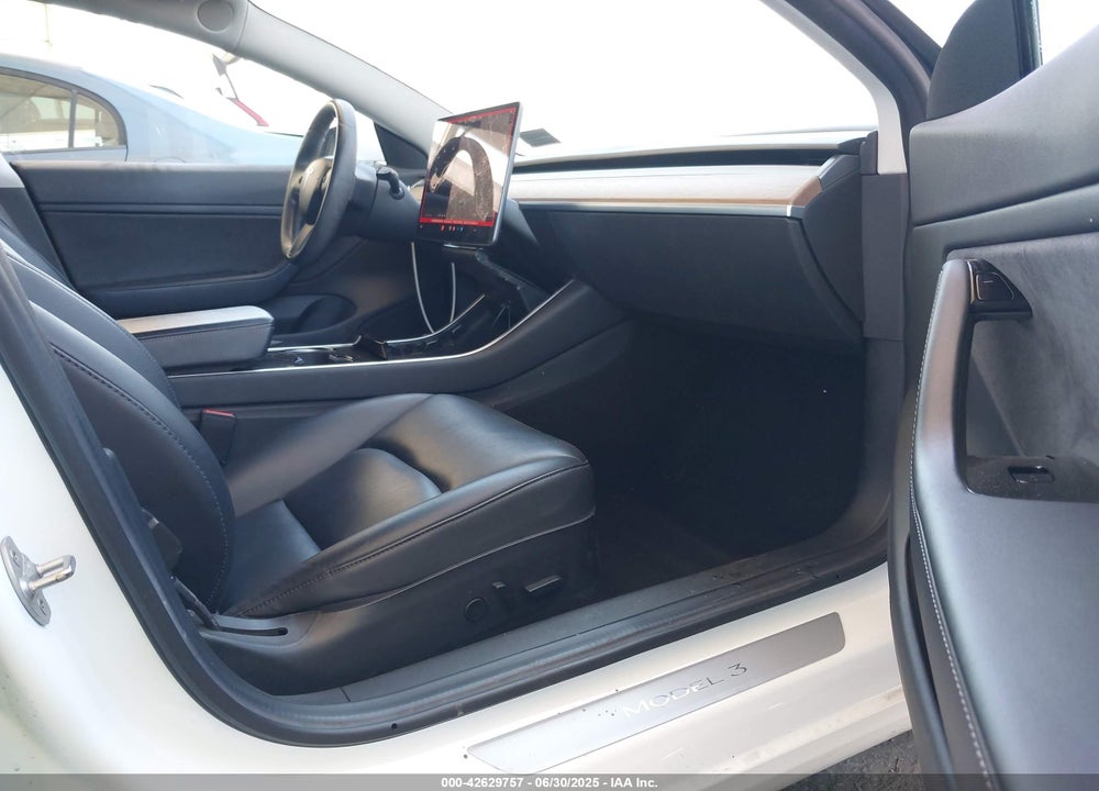 2018 TESLA MODEL 3 VIN: 5YJ3E1EB9JF085339