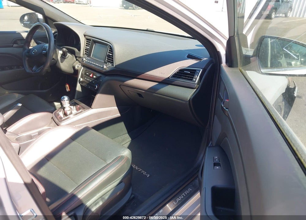 2017 HYUNDAI ELANTRA VIN: KMHD04LB5HU326298