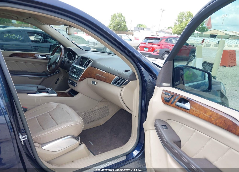 2014 MERCEDES-BENZ GL 550 VIN: 4JGDF7DEXEA321006
