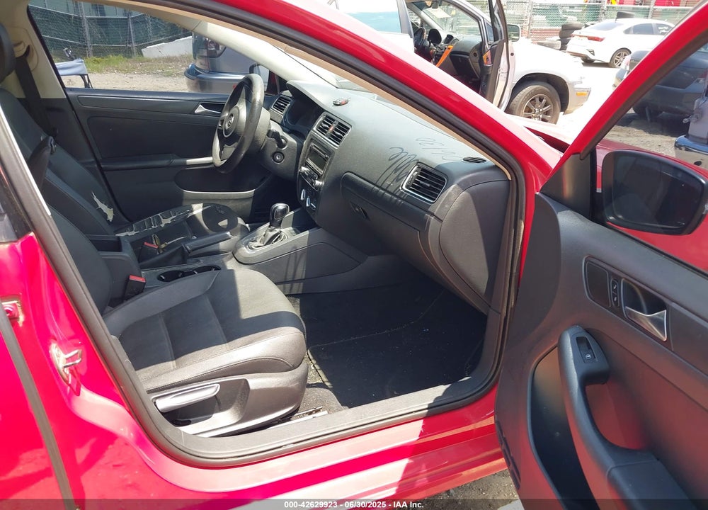 2011 VOLKSWAGEN JETTA VIN: 3VWDX7AJ3BM357053