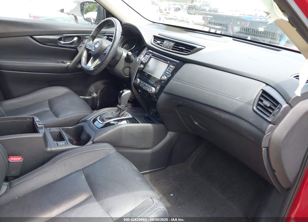 2017 NISSAN ROGUE VIN: JN8AT2MV5HW284820