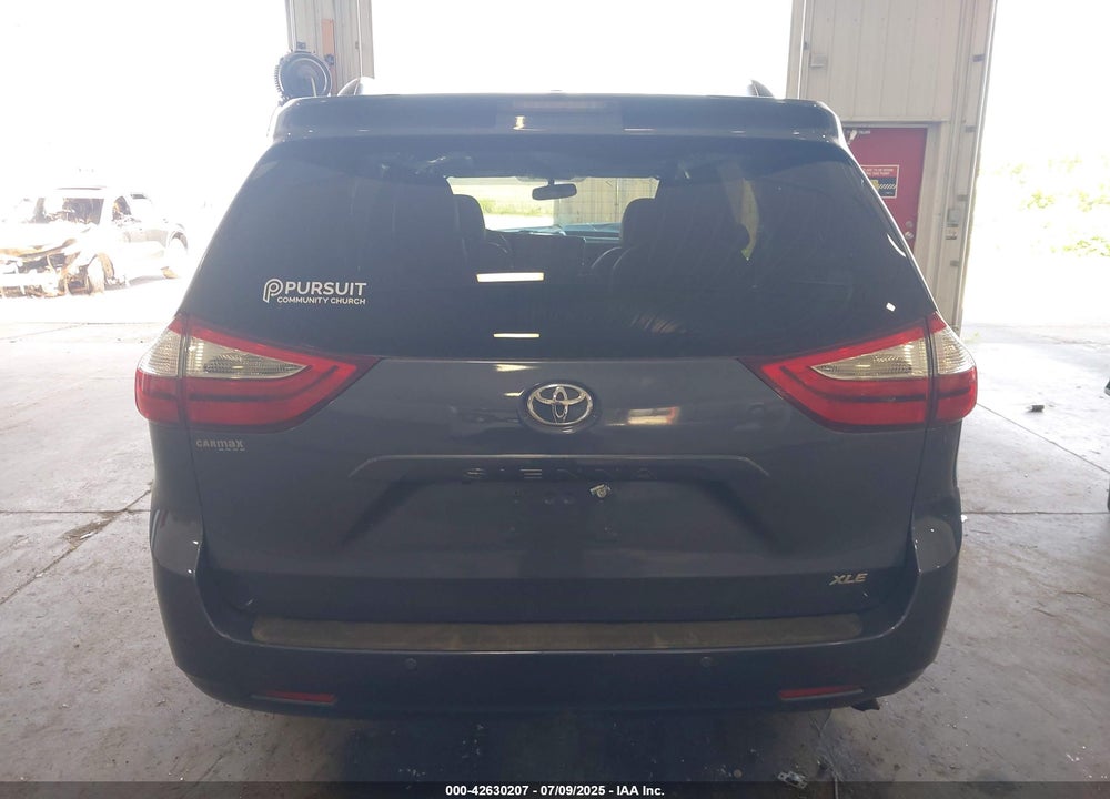 2017 TOYOTA SIENNA XLE 8 PASSENGER VIN: 5TDYZ3DC3HS887696