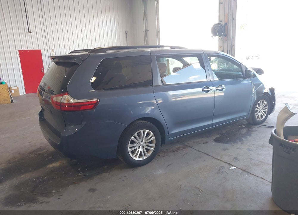2017 TOYOTA SIENNA XLE 8 PASSENGER VIN: 5TDYZ3DC3HS887696