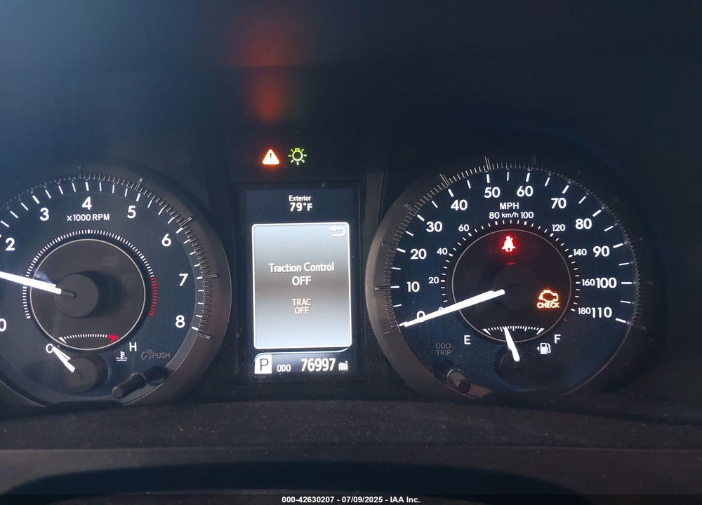 2017 TOYOTA SIENNA XLE 8 PASSENGER VIN: 5TDYZ3DC3HS887696