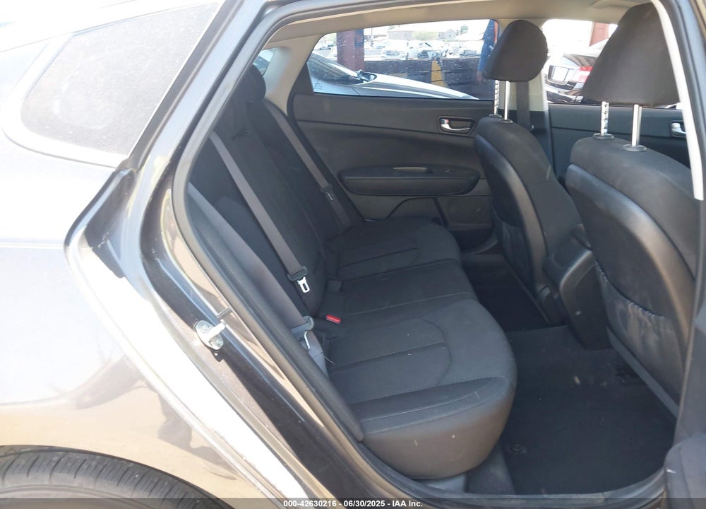 2017 KIA OPTIMA VIN: KNAGT4L31H5149628