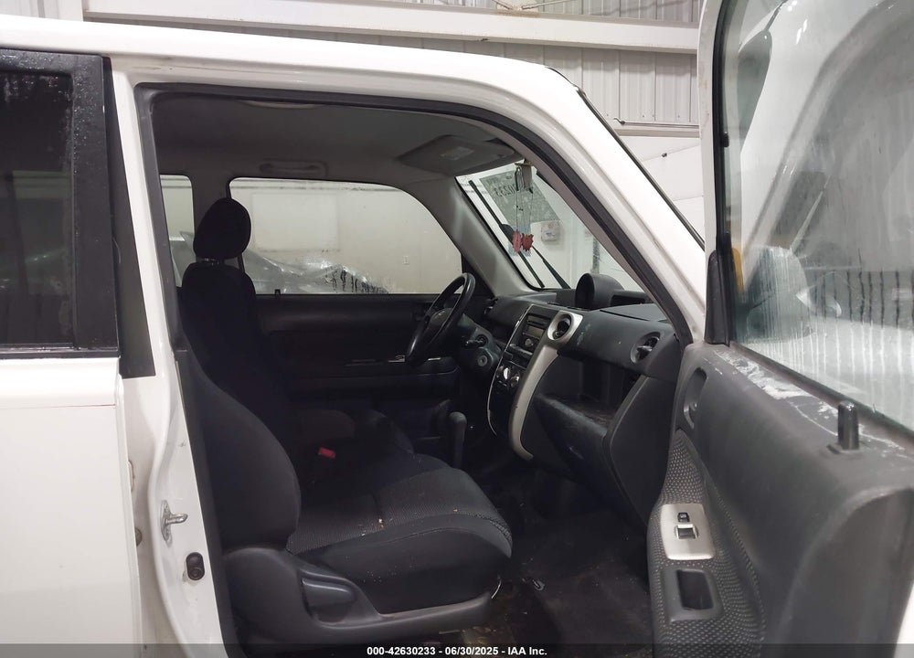 2005 SCION XB BASE A4 VIN: JTLKT324754028867