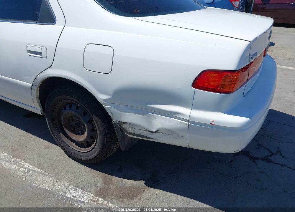 2000 TOYOTA CAMRY LE VIN: JT2BG22K3Y0433217