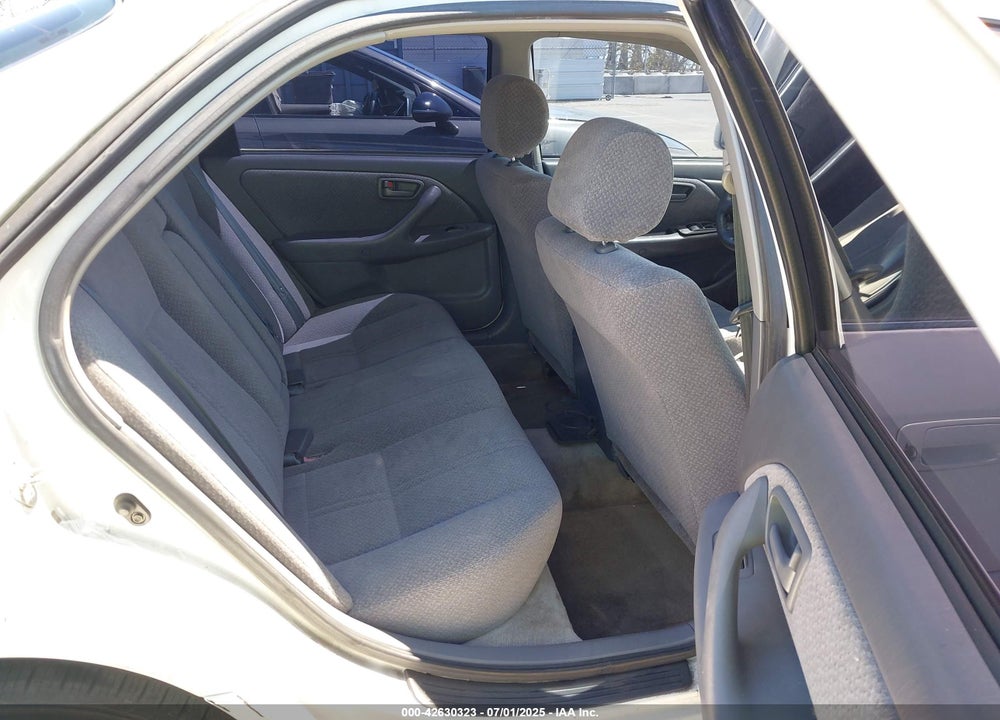 2000 TOYOTA CAMRY LE VIN: JT2BG22K3Y0433217