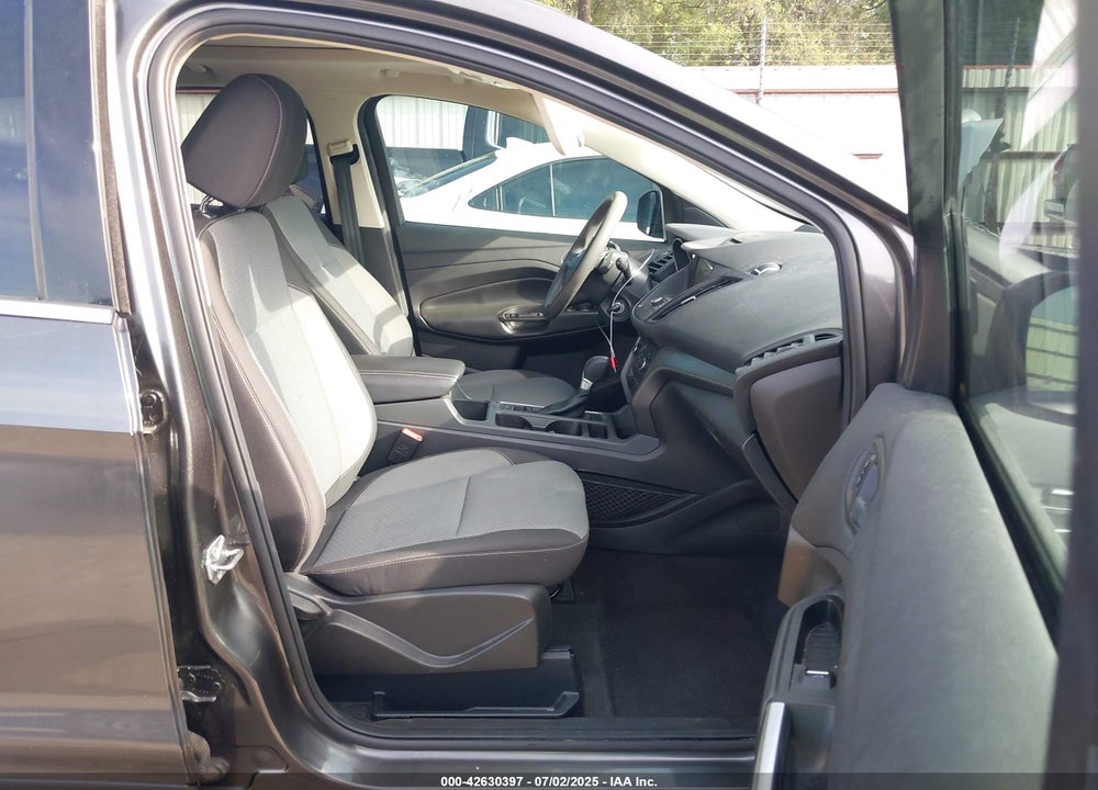 2017 FORD ESCAPE VIN: 1FMCU0G95HUC00555