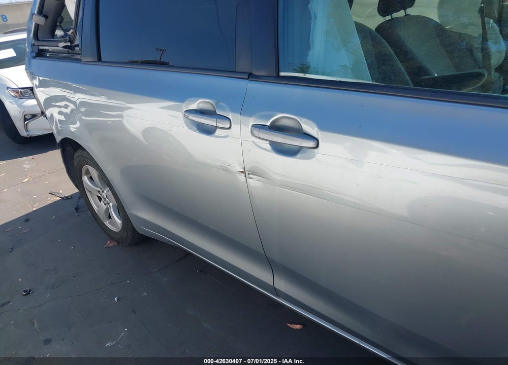 2015 TOYOTA SIENNA LE 8 PASSENGER VIN: 5TDKK3DCXFS530684