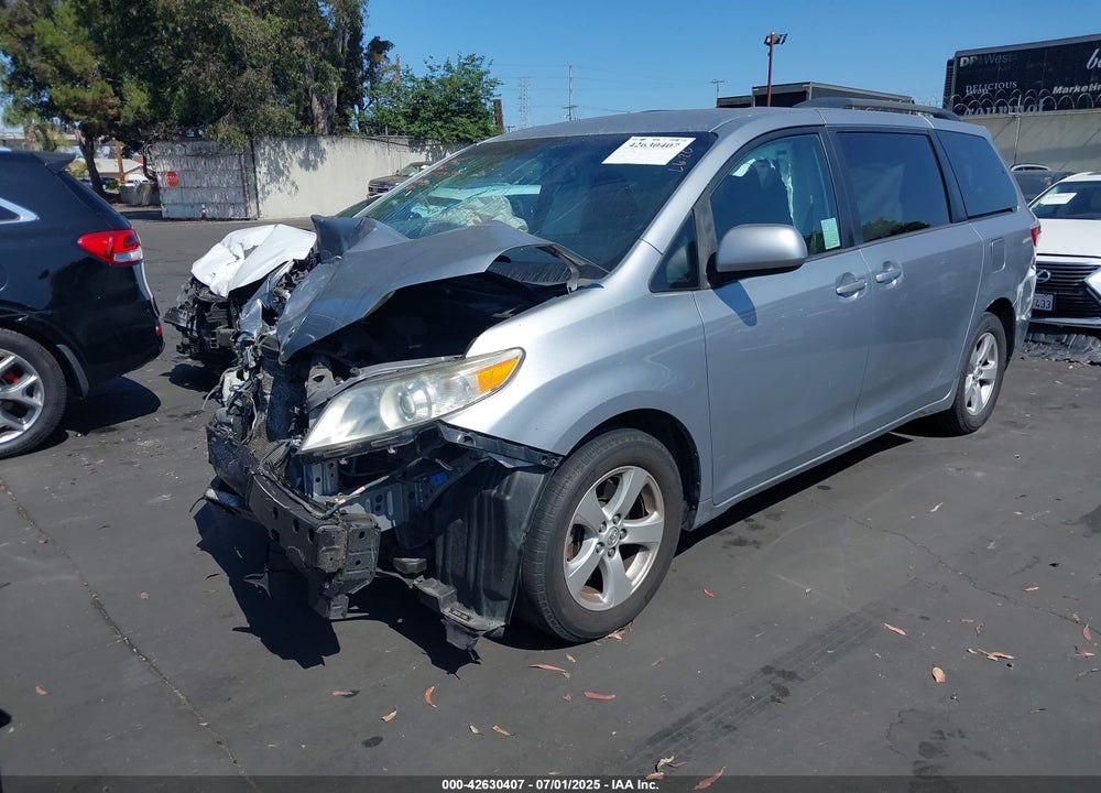 2015 TOYOTA SIENNA LE 8 PASSENGER VIN: 5TDKK3DCXFS530684