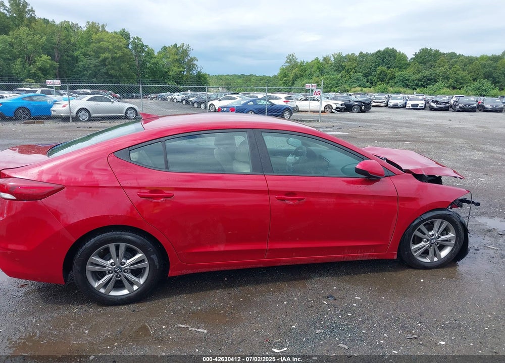 2017 HYUNDAI ELANTRA VIN: KMHD84LFXHU417580