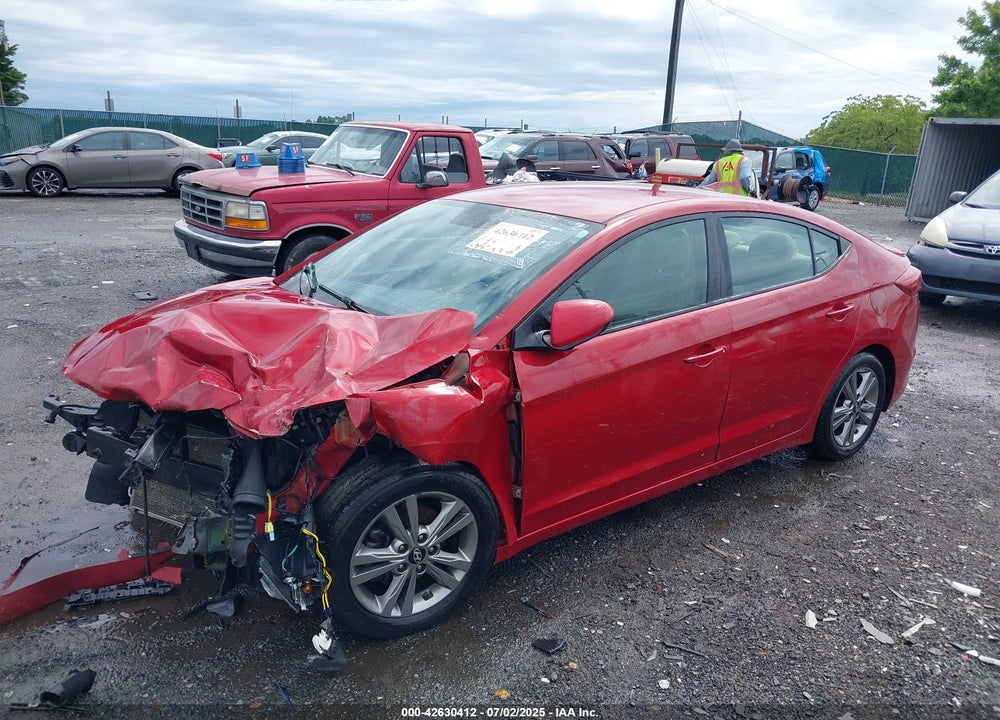 2017 HYUNDAI ELANTRA VIN: KMHD84LFXHU417580