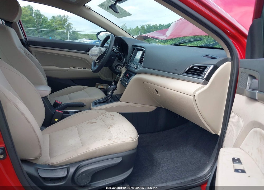 2017 HYUNDAI ELANTRA VIN: KMHD84LFXHU417580