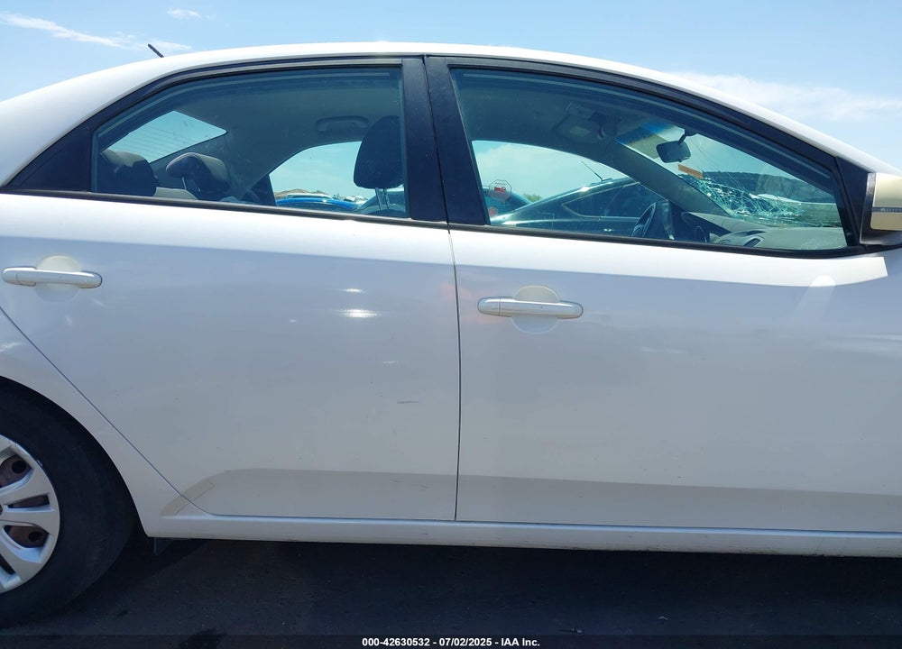 2013 KIA FORTE VIN: KNAFU4A26D5679204