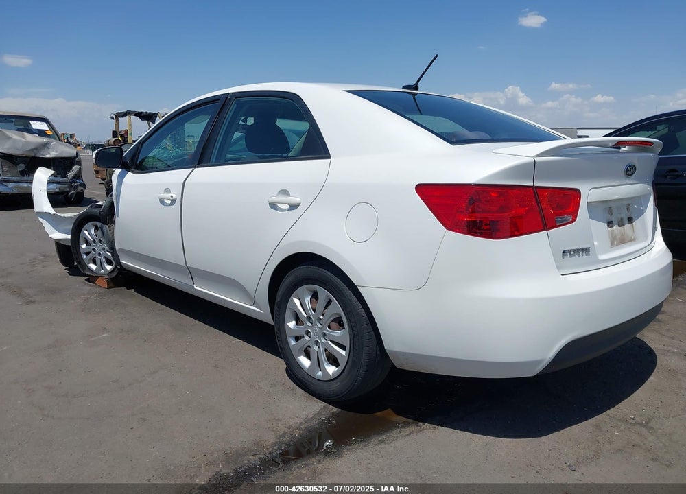 2013 KIA FORTE VIN: KNAFU4A26D5679204