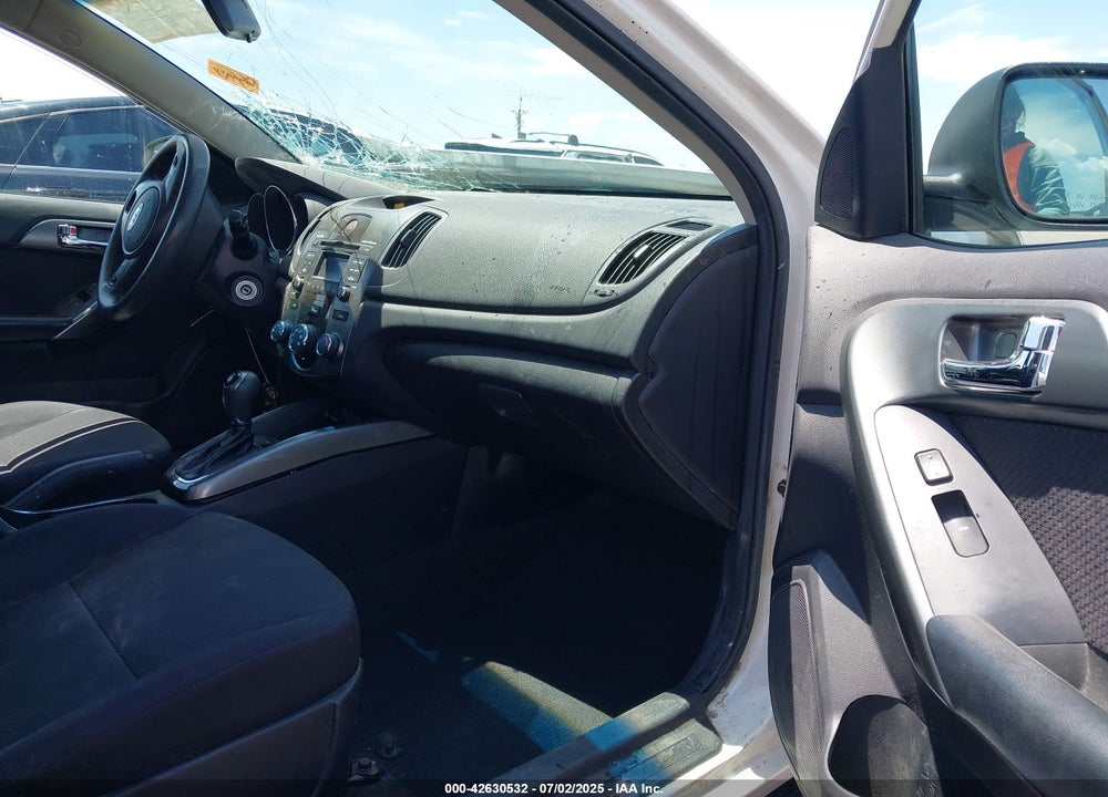 2013 KIA FORTE VIN: KNAFU4A26D5679204