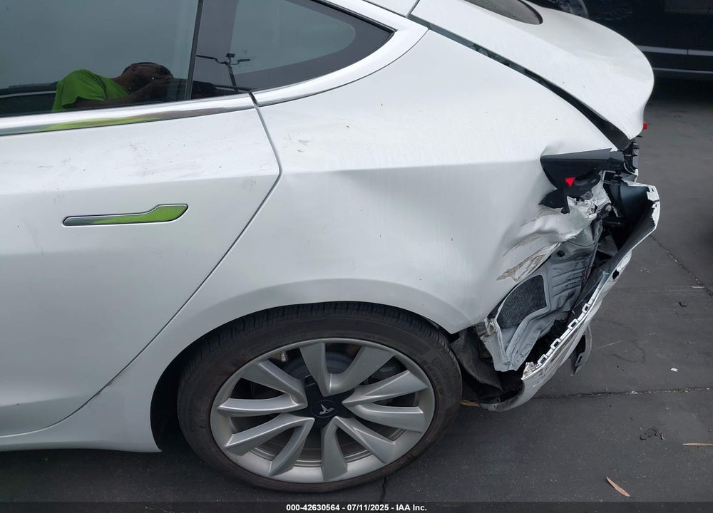2019 TESLA MODEL 3 VIN: 5YJ3E1EB6KF192057
