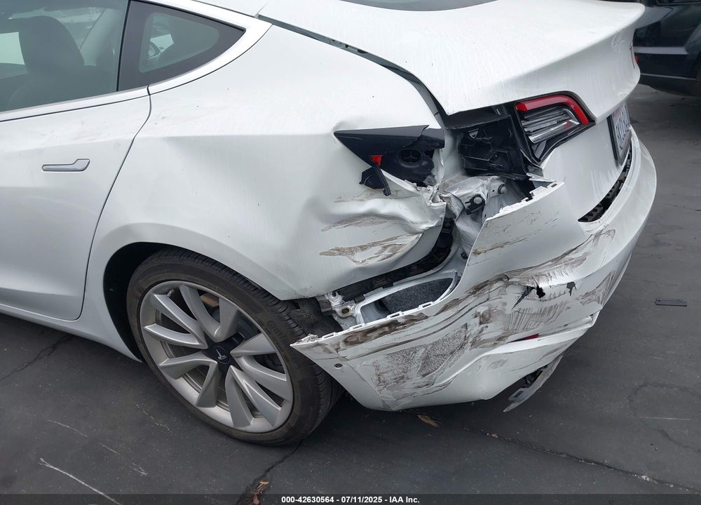 2019 TESLA MODEL 3 VIN: 5YJ3E1EB6KF192057
