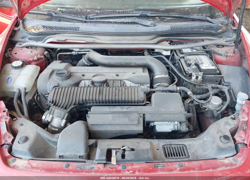 2011 VOLVO C30 VIN: YV1672MKXB2233401