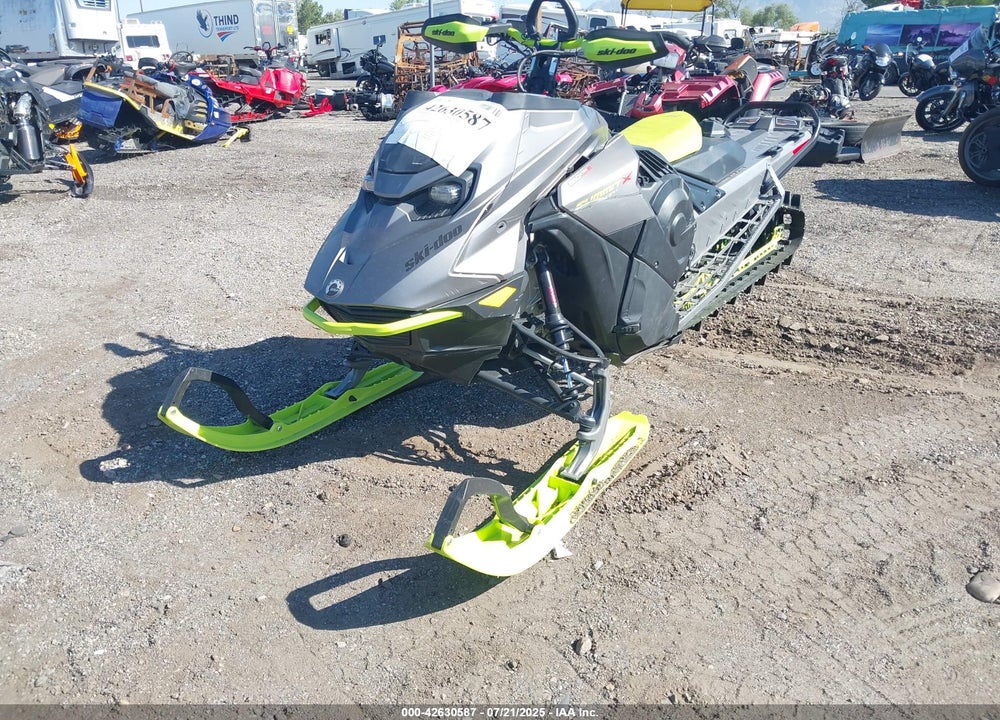 2023 SKI DOO SUMMIT X 850 VIN: 2BPSTSPD8PV000307