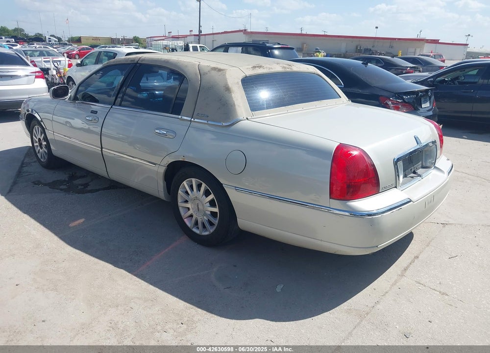 2007 LINCOLN TOWN CAR VIN: 1LNHM81V67Y629107
