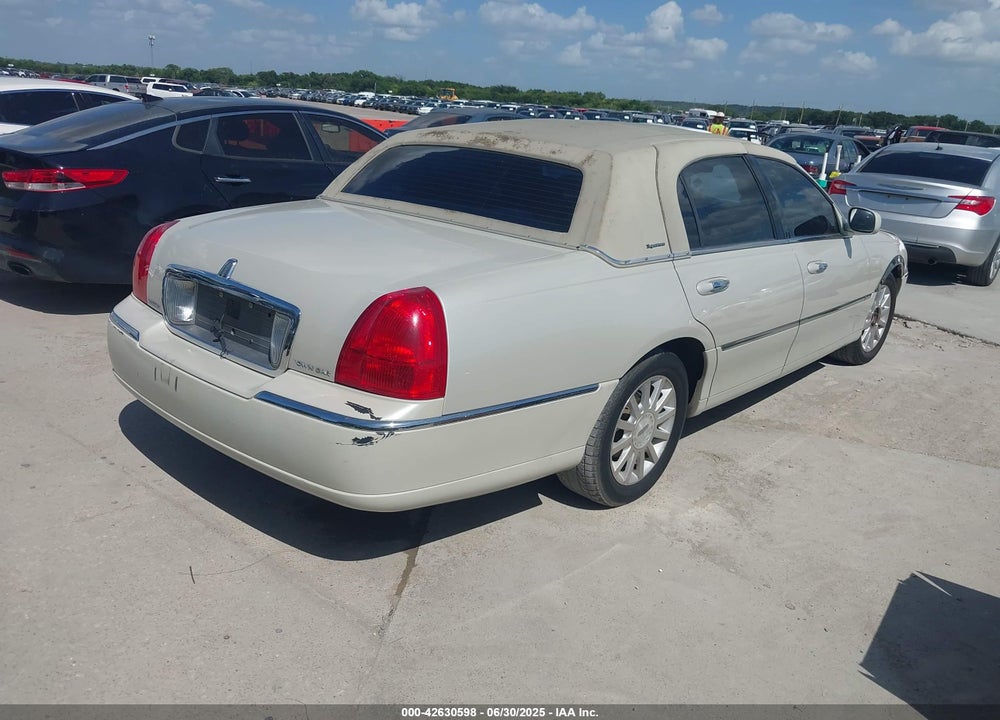 2007 LINCOLN TOWN CAR VIN: 1LNHM81V67Y629107