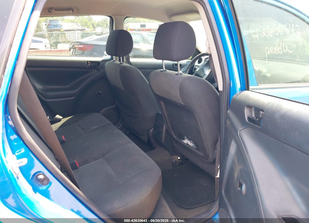 2007 TOYOTA MATRIX VIN: 2T1KR32E27C675938