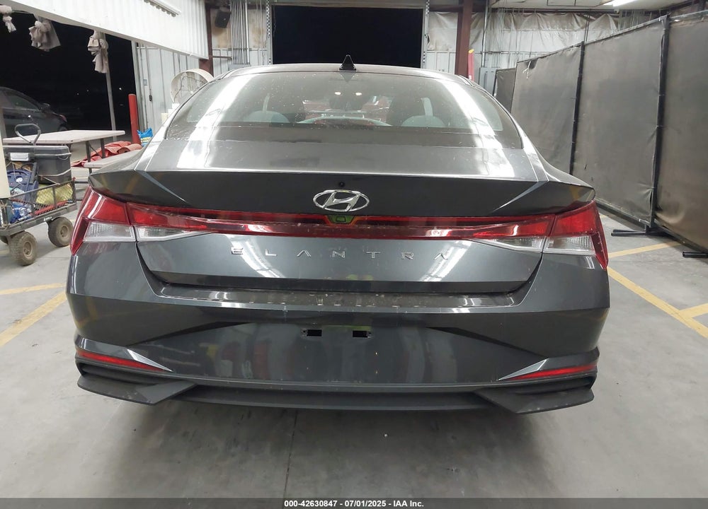 2022 HYUNDAI ELANTRA VIN: 5NPLM4AG6NH081195