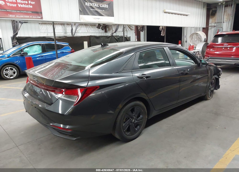 2022 HYUNDAI ELANTRA VIN: 5NPLM4AG6NH081195