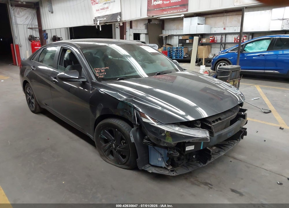 2022 HYUNDAI ELANTRA VIN: 5NPLM4AG6NH081195