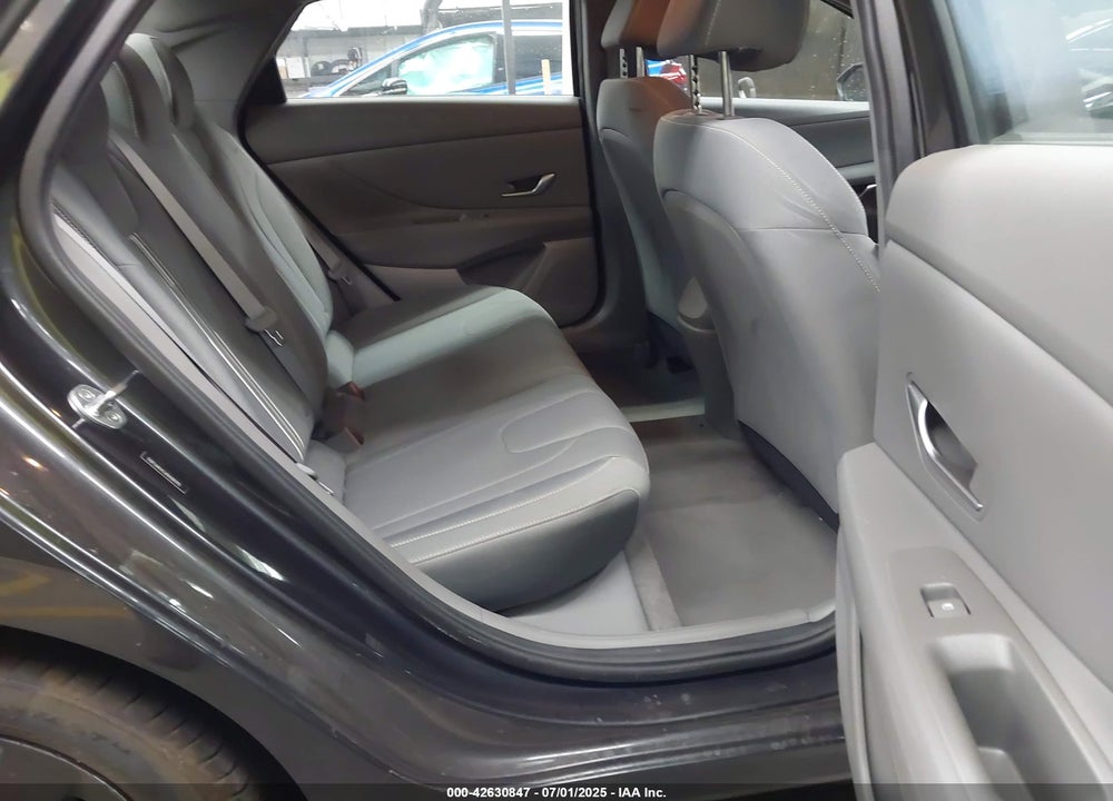 2022 HYUNDAI ELANTRA VIN: 5NPLM4AG6NH081195
