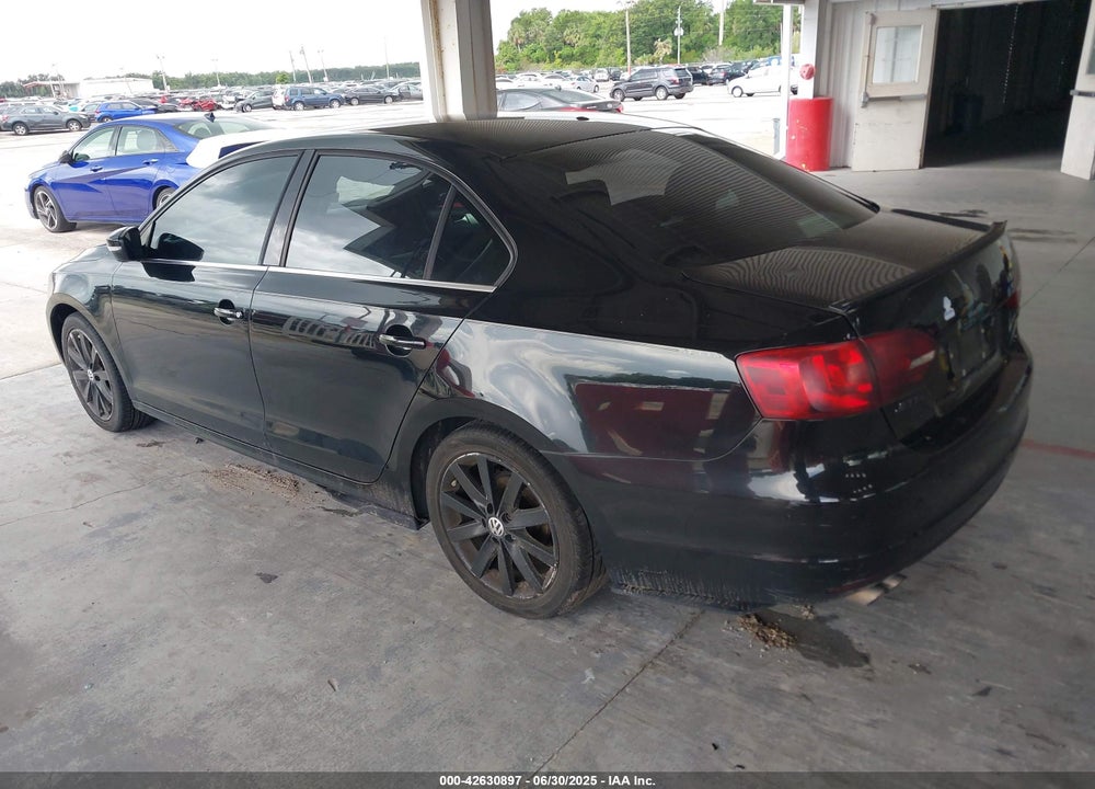 2013 VOLKSWAGEN JETTA VIN: 3VWDP7AJ1DM405572