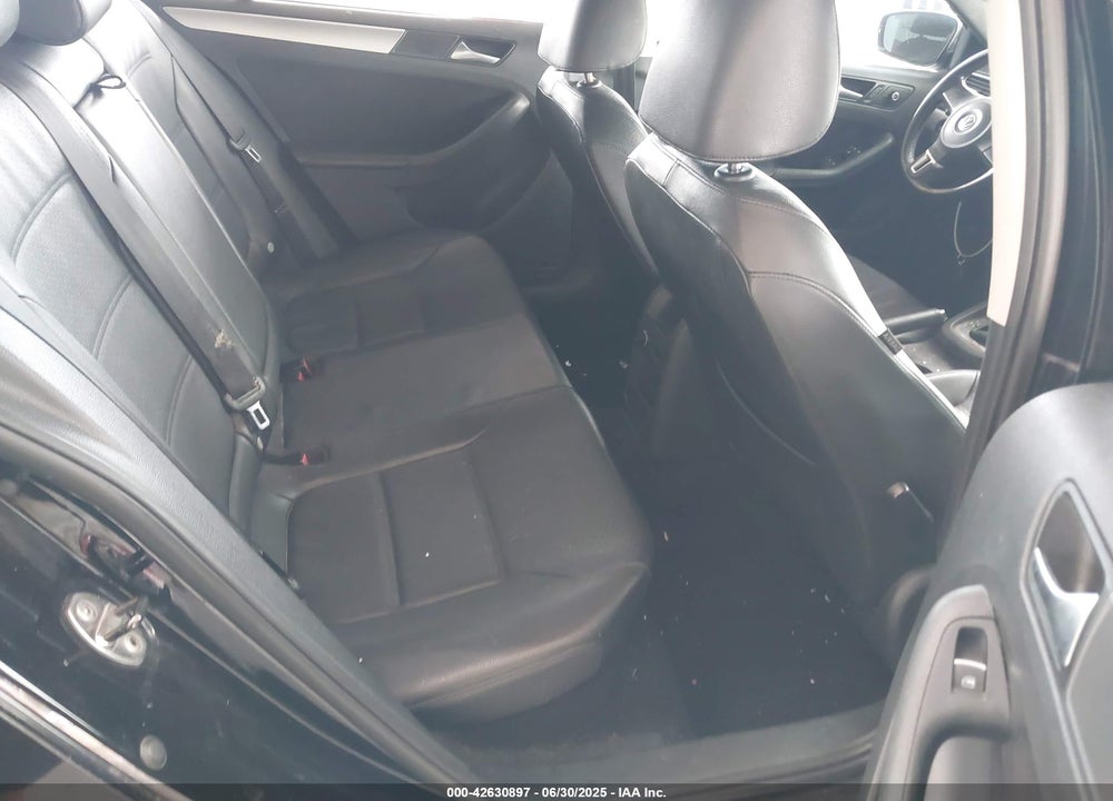 2013 VOLKSWAGEN JETTA VIN: 3VWDP7AJ1DM405572