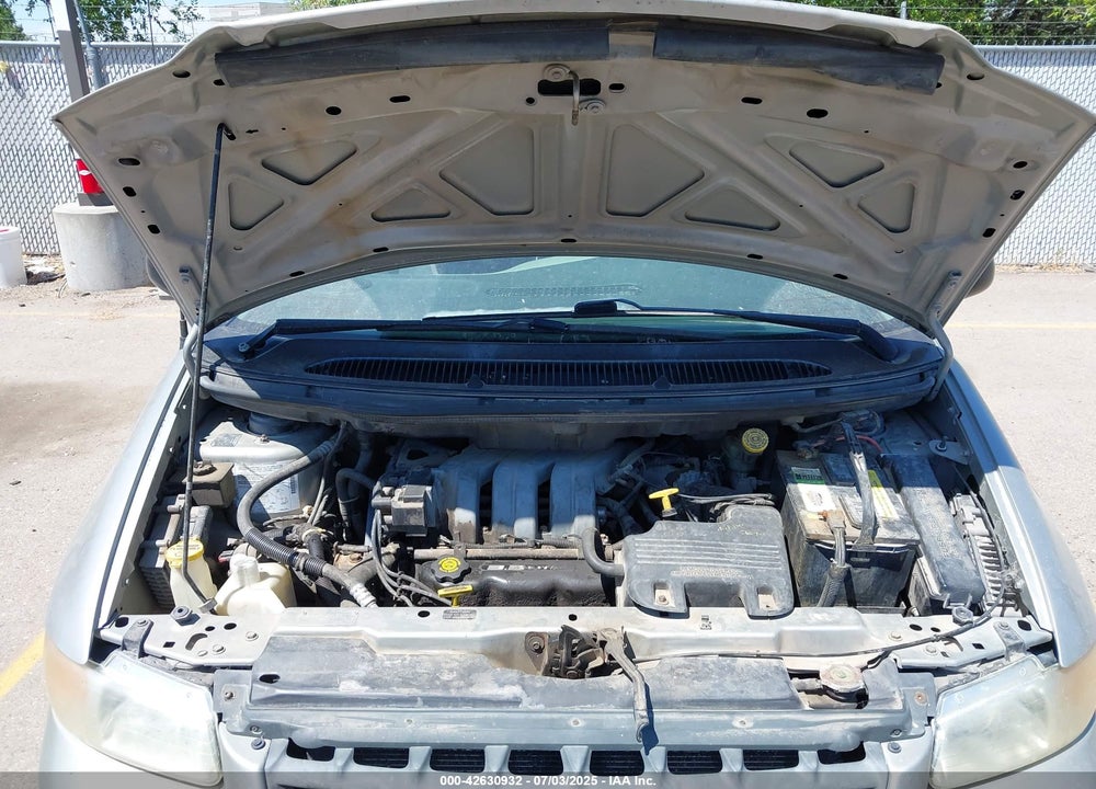 1996 PLYMOUTH GRAND VOYAGER SE VIN: 2P4GP44RXTR529158