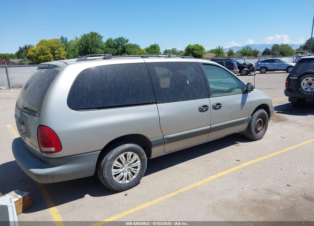 1996 PLYMOUTH GRAND VOYAGER SE VIN: 2P4GP44RXTR529158