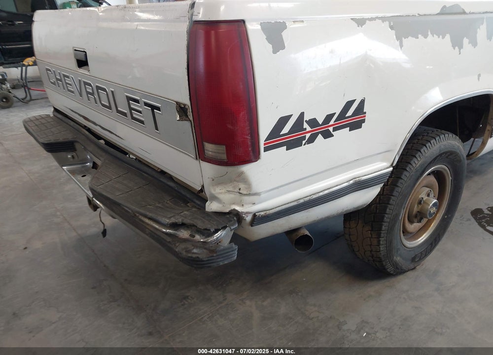 1992 CHEVROLET GMT-400 K2500 VIN: 1GCFK24K2NE165196