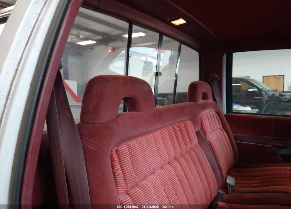 1992 CHEVROLET GMT-400 K2500 VIN: 1GCFK24K2NE165196