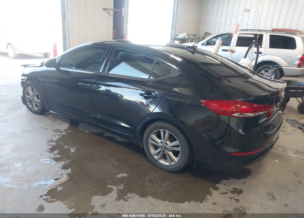 2017 HYUNDAI ELANTRA VIN: 5NPD84LF6HH020625